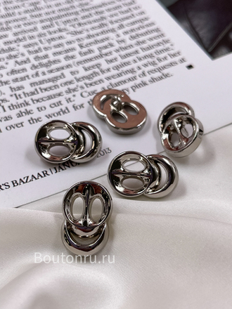 Пуговицы Скиапар. серебристые в форме проколотого носа