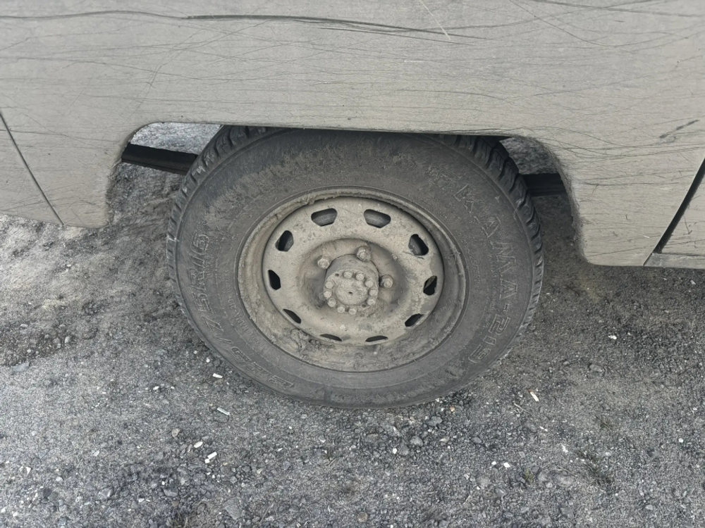UAZ 3909* Грузопассажирский 390995-04 (без ABS, Бензиновый, 2,7 л, 112 л.с.)