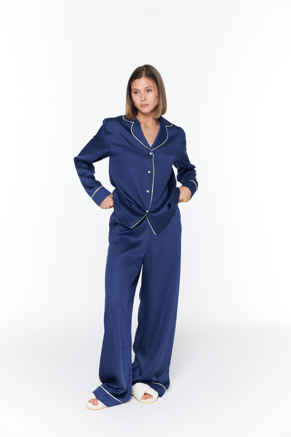 Брюки из тенселя с кантом черничный