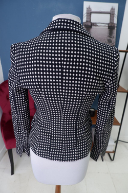 Пиджак в мелкий горох 42 размер