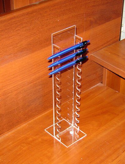 Подставка в витрину для ручек вертикальная на 13 шт диаметром 13 мм