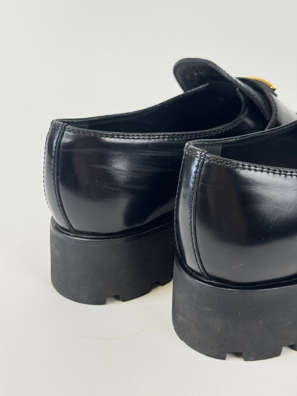 Лоферы Prada