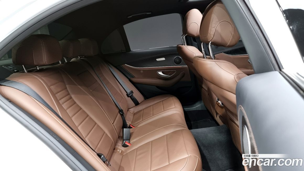 Mercedes-Benz E-Class W213 E250 AMG Line (10.2022)