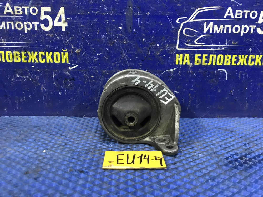 Подушка двигателя NISSAN BLUEBIRD 1997