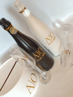 Наклейки свадебные на бутылки и бокалы прямые инициалы "З"