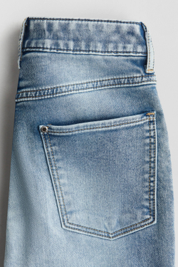 H&M Джинсы свободного кроя с зауженным кроем, голубой