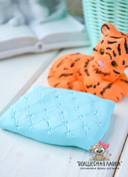 Силиконовая форма Тигр на подушке