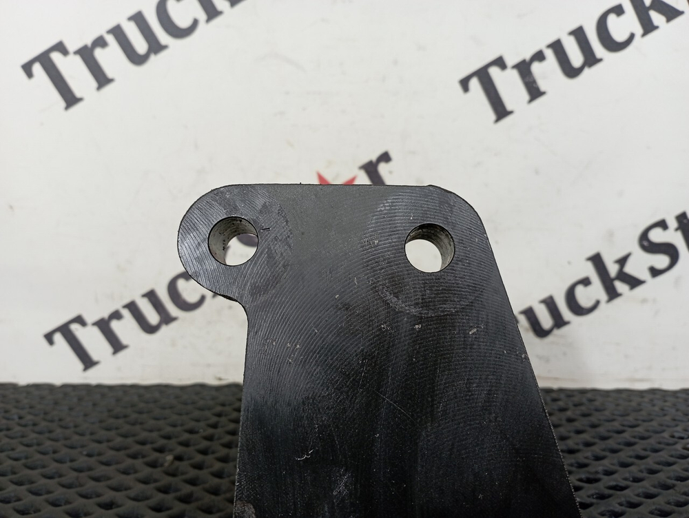 Кронштейн двигателя передний правый 2023г