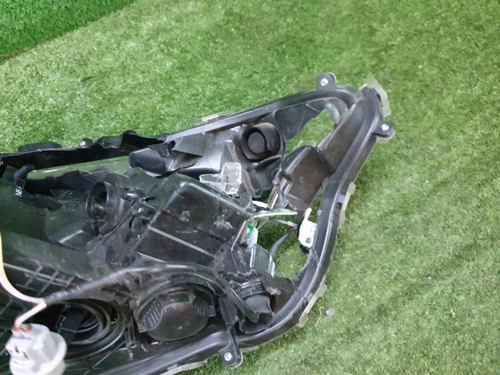 Битая Фара левая Toyota RAV4 5 XA50 (2018-н.в.) LED