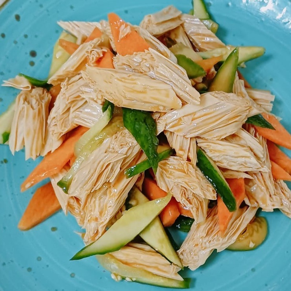 Салат спаржа с овощами