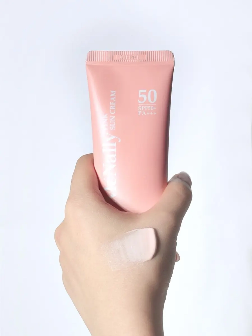 Розовый солнцезащитный крем McNally Pink Sun Cream SPF50+/PA+++ (50мл)
