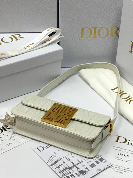 Сумка с клапаном Miss Dior белый