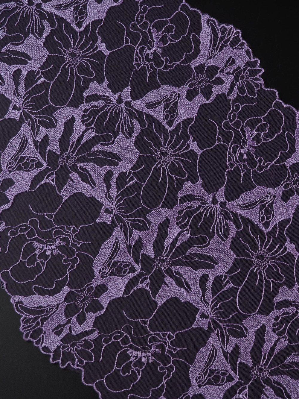 Вышивка на сетке яркая лаванда неэластичная ширина 22 см ОТРЕЗ 1,5 м