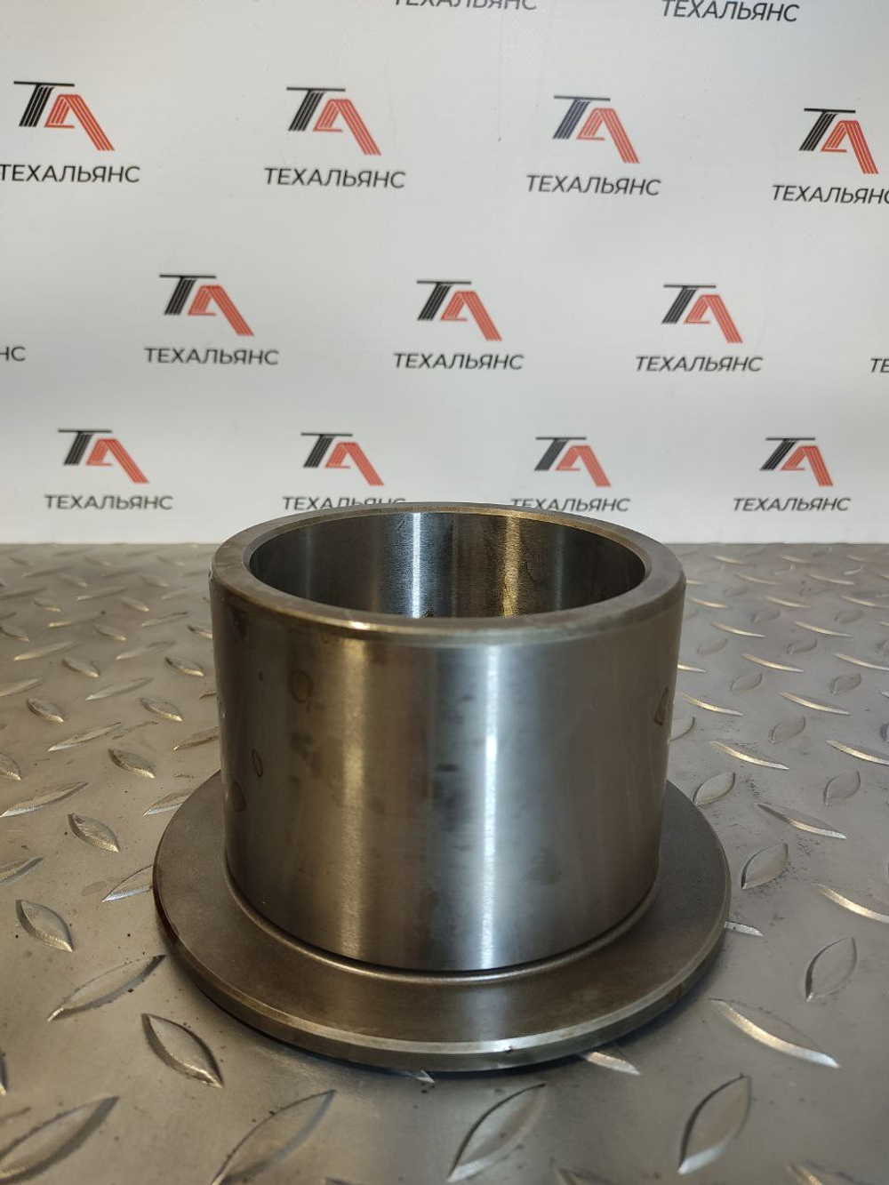 Втулка 195-50-11330