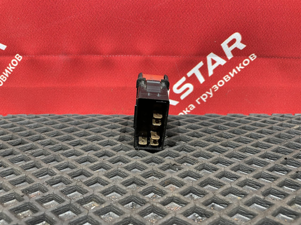 Кнопка массы