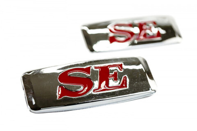 Заглушки повторителя поворота хром SE с красной надписью на автомобили ВАЗ