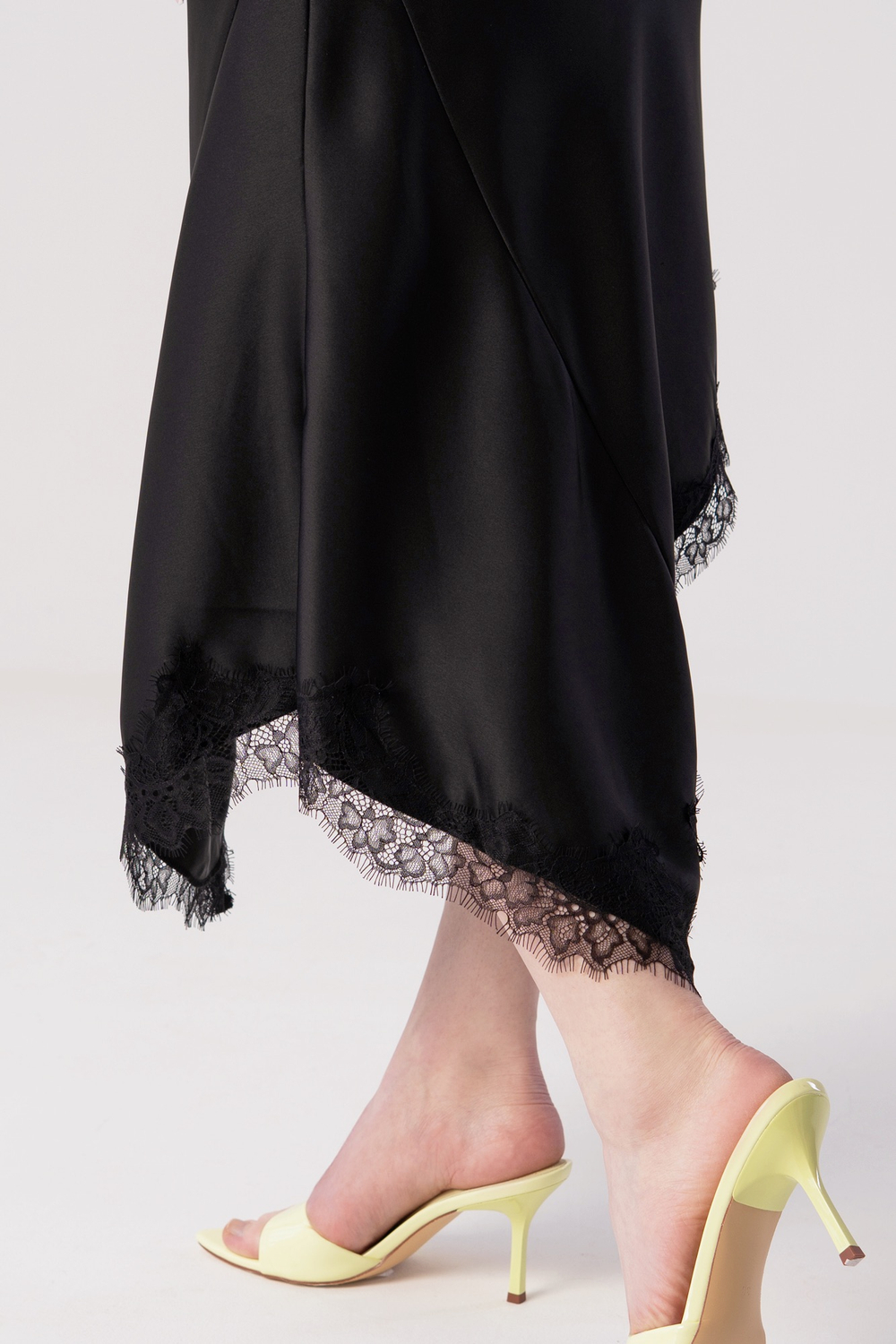 Платье с кружевом