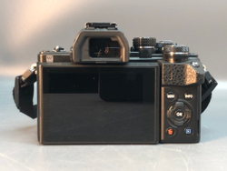 Olympus OM-D E-M10 Mark II Kit 14-42mm 31.100 Кадров