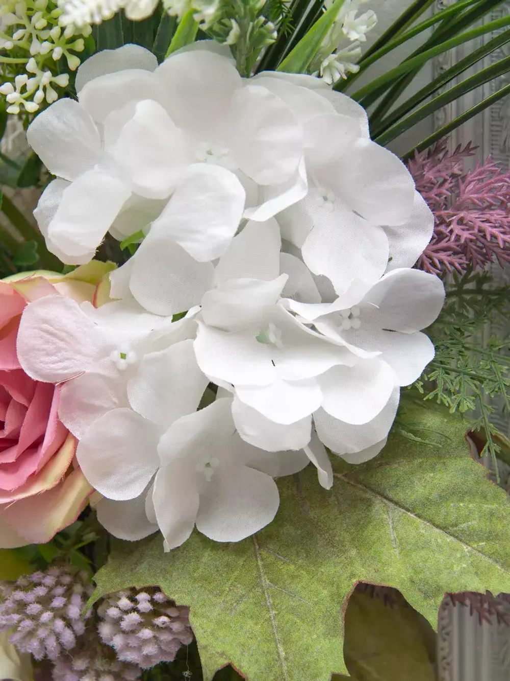 Цветочная композиция в багетной раме