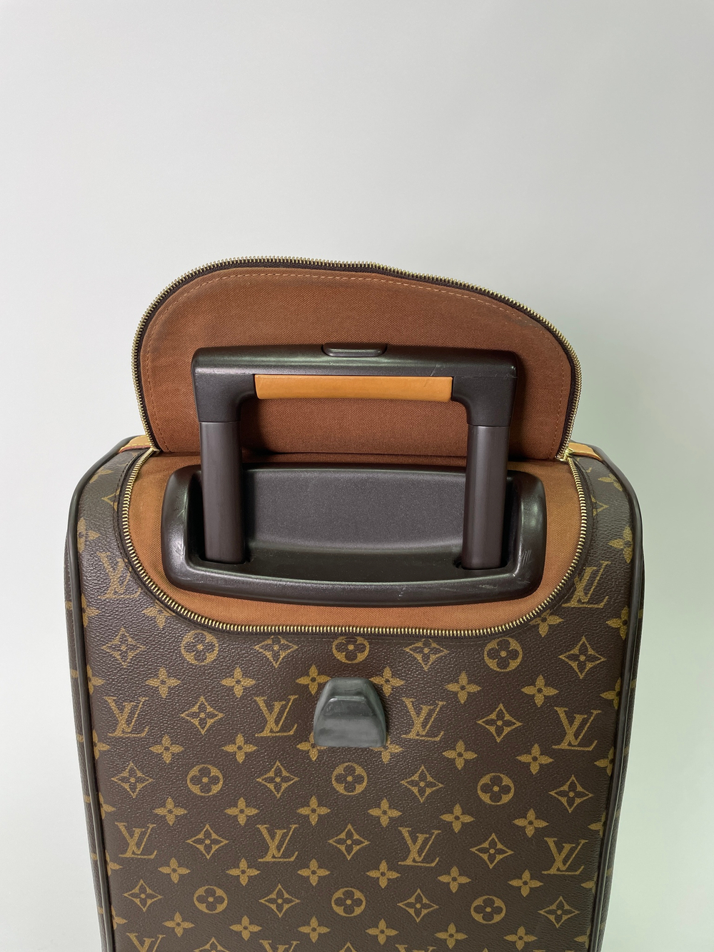Дорожная сумка на колёсах с ручкой Louis Vuitton