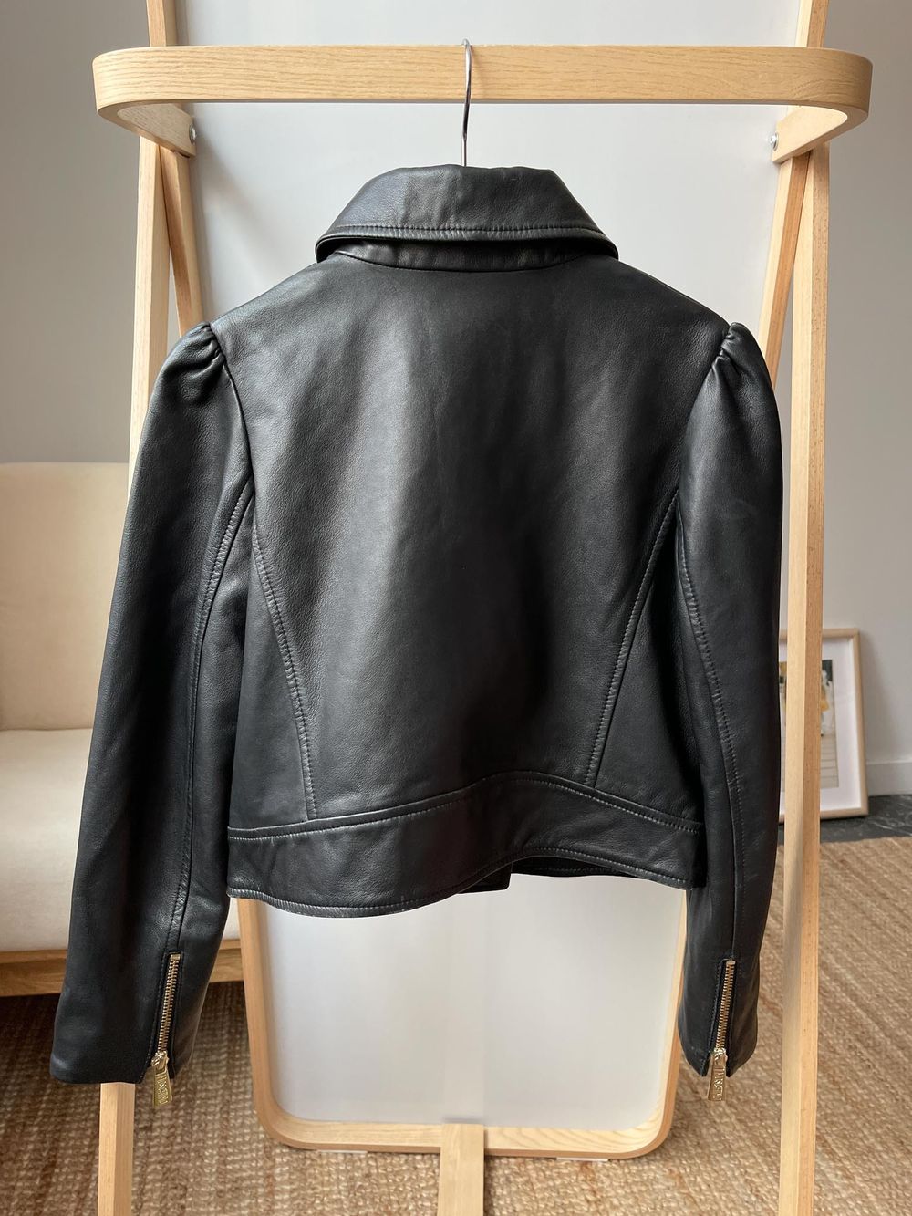 Кожаная куртка Moschino