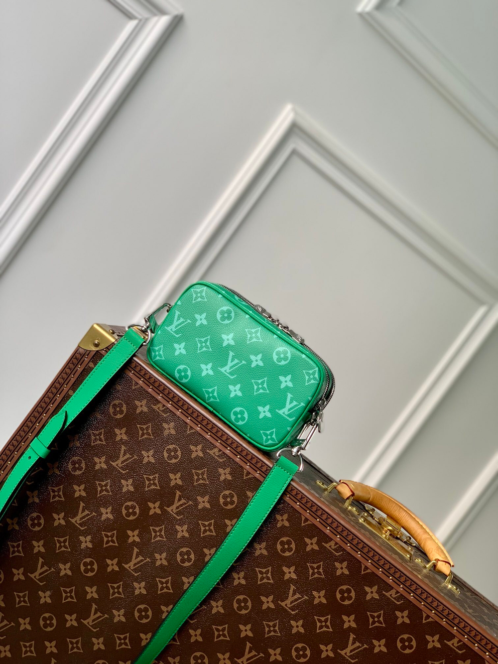 Louis Vuitton Alpha Messenger
