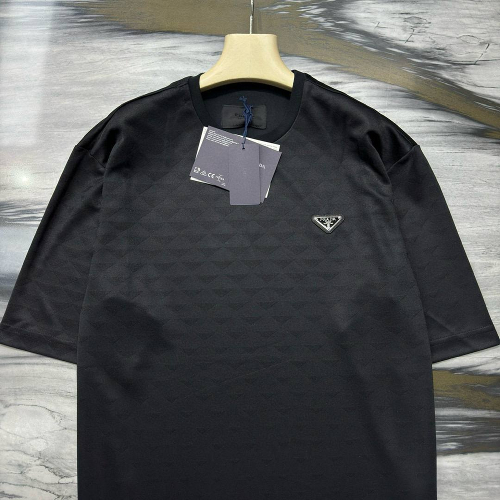 Футболка Prada
