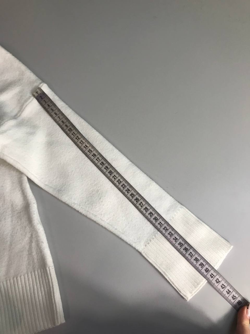 Джемпер Ostin для базового образа,маркировка ХS, визуально на 42 размер