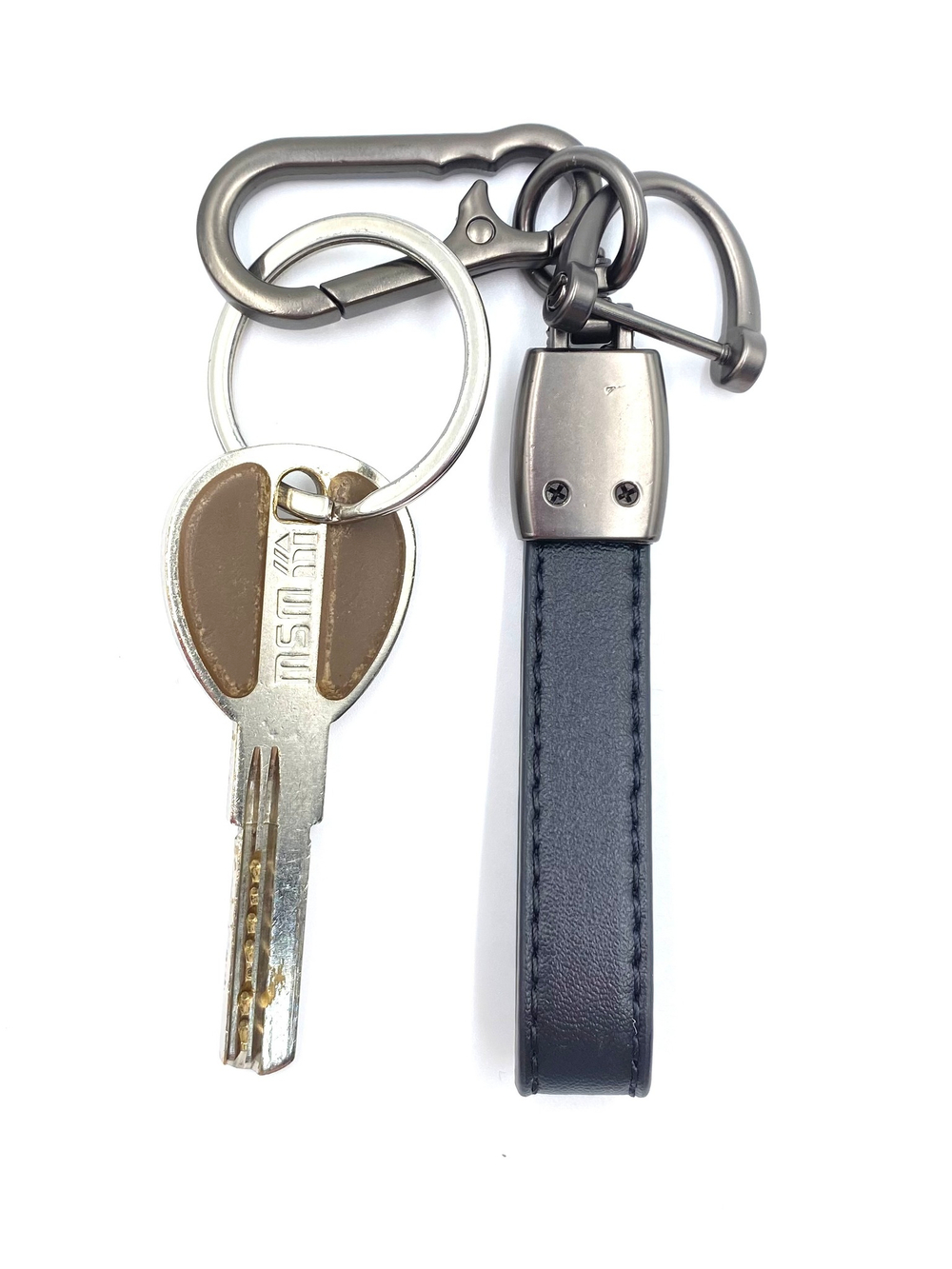 Брелок для ключей кожаный с эмблемой Mercedes (кожзам, белая надпись)