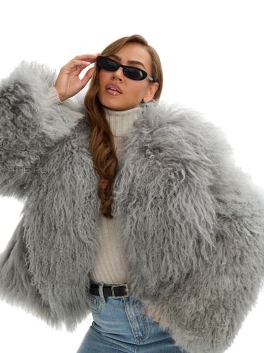 Серая короткая шуба из меха ламы