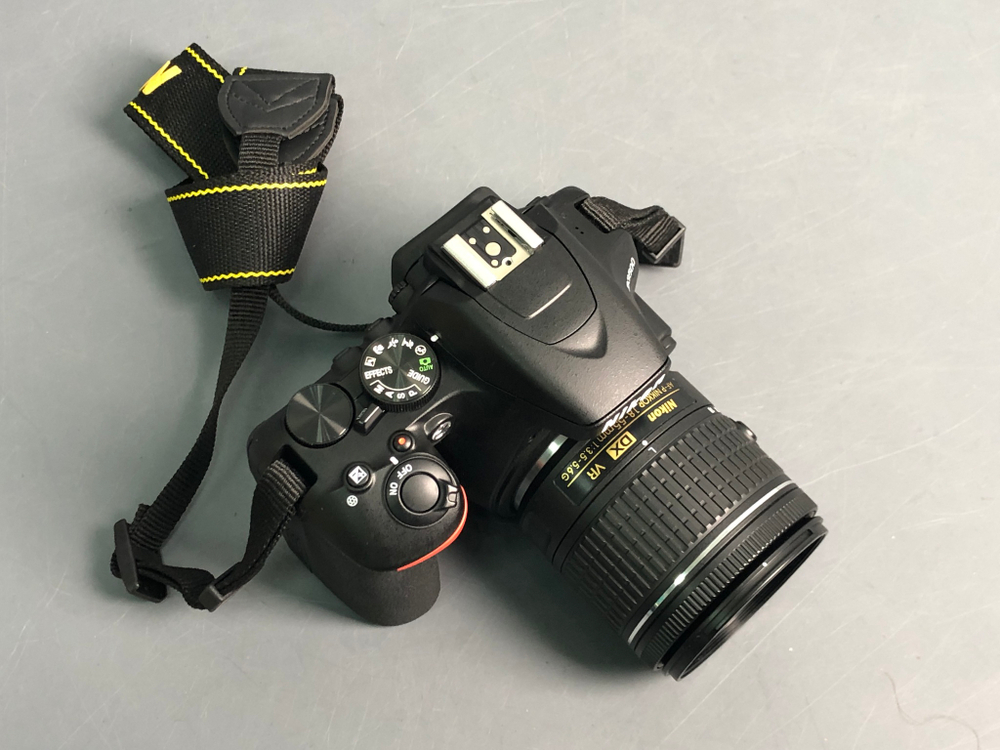 Nikon D3500 Kit AF-P DX 18-55mm VR 700 кадров