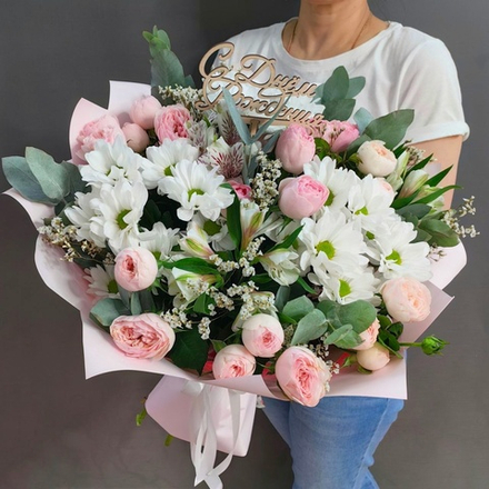 Авторский букет с кустовыми пионовидными розами "Mansfield park"