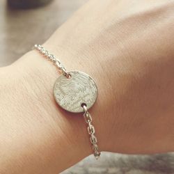 Серебряный браслет с гравировкой отпечатка пальца на заказ