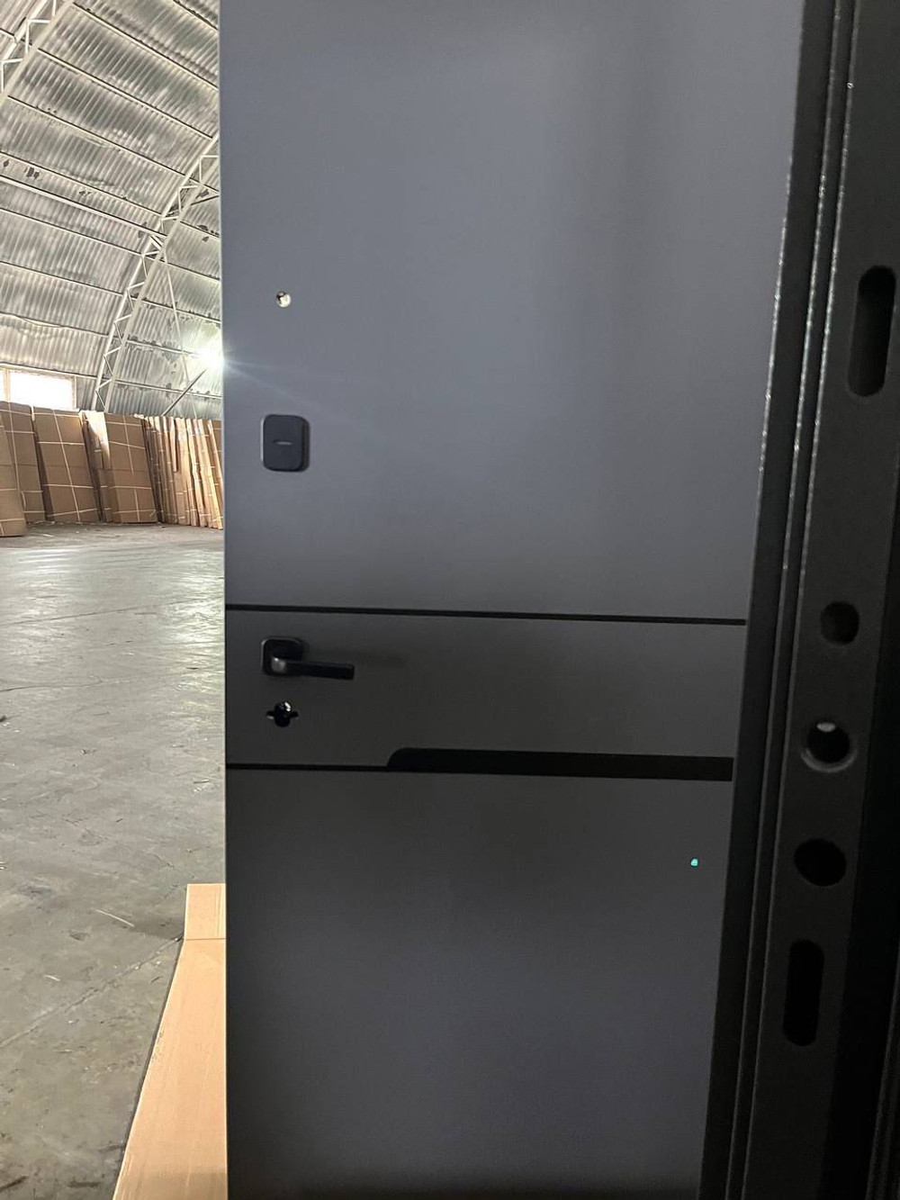 Дверь входная Luxor Классика Сатин графит