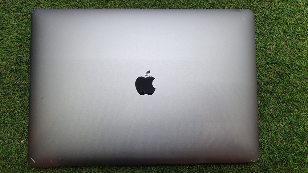 MacBook Pro A1990 Retina 15 2019 i9/16Gb/560x 4gb