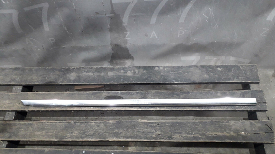 Молдинг двери передней правой Mercedes S (W222) 13-20 Б/У Оригинал A2226900680