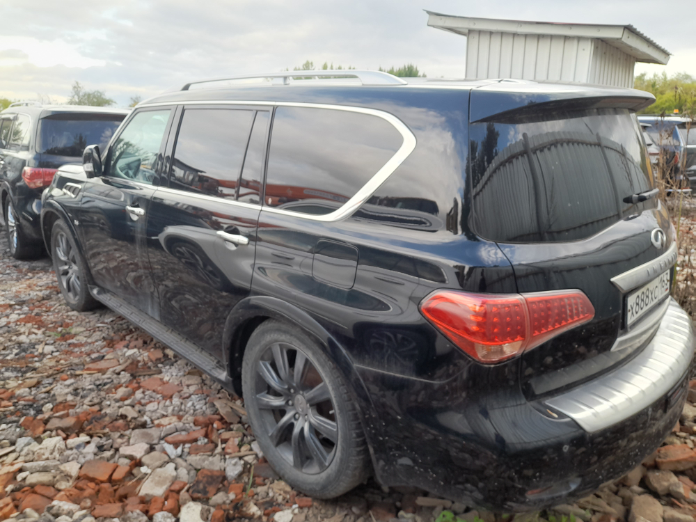 Infiniti QX80 5.6 4WD (7 мест)