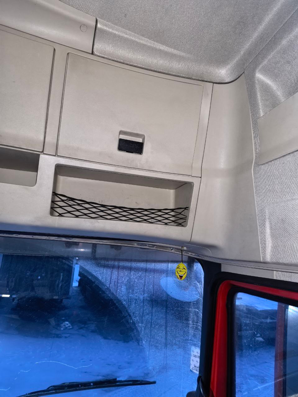 Shacman (Shaanxi) SX* 6x4 Седельный тягач SX42584V324 (Дизельный, 11,6 л, 423 л.с., АТ)
