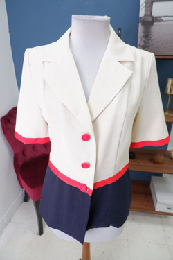 Жакет Dana светлый 46 размер