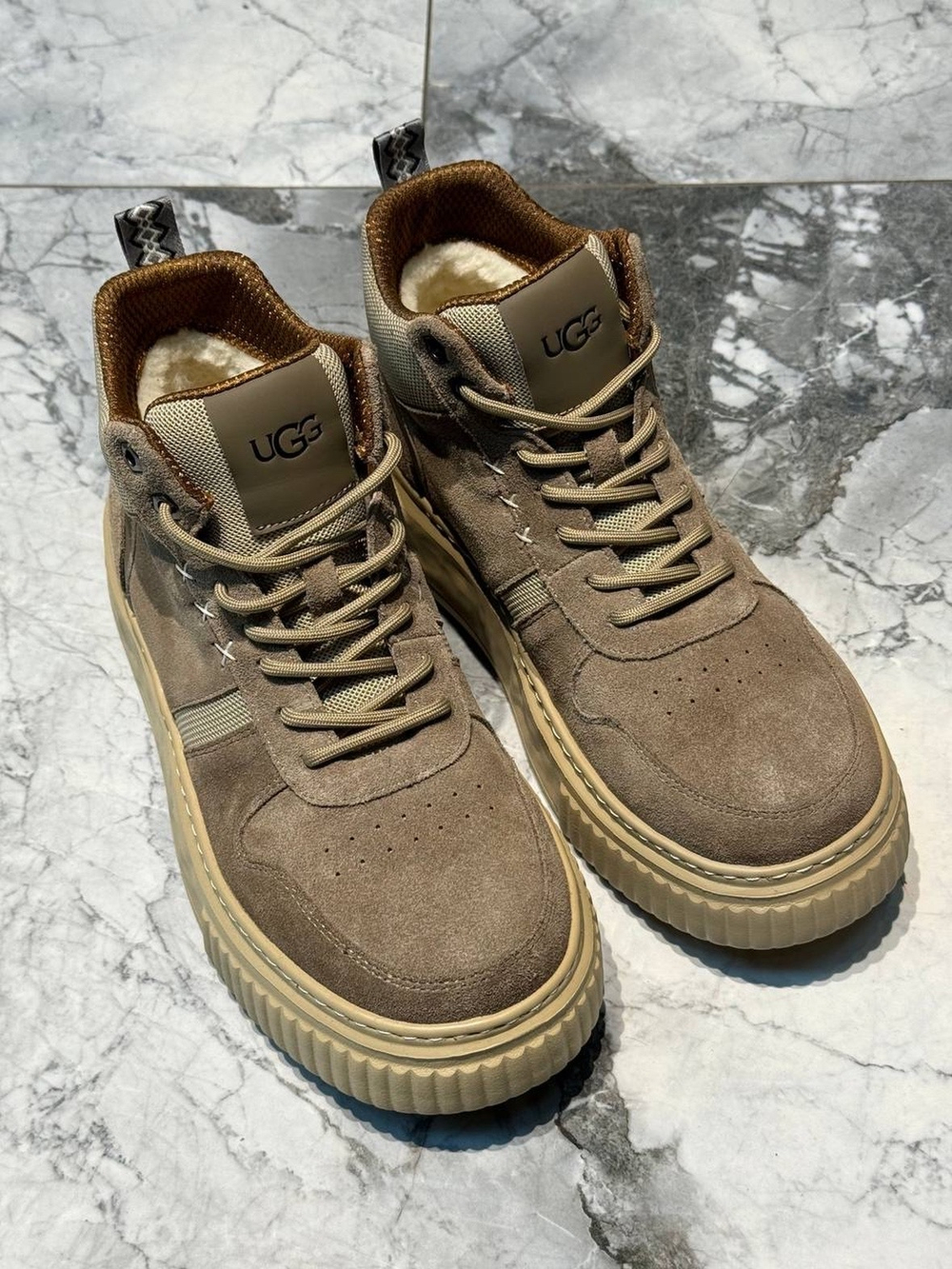 UGG