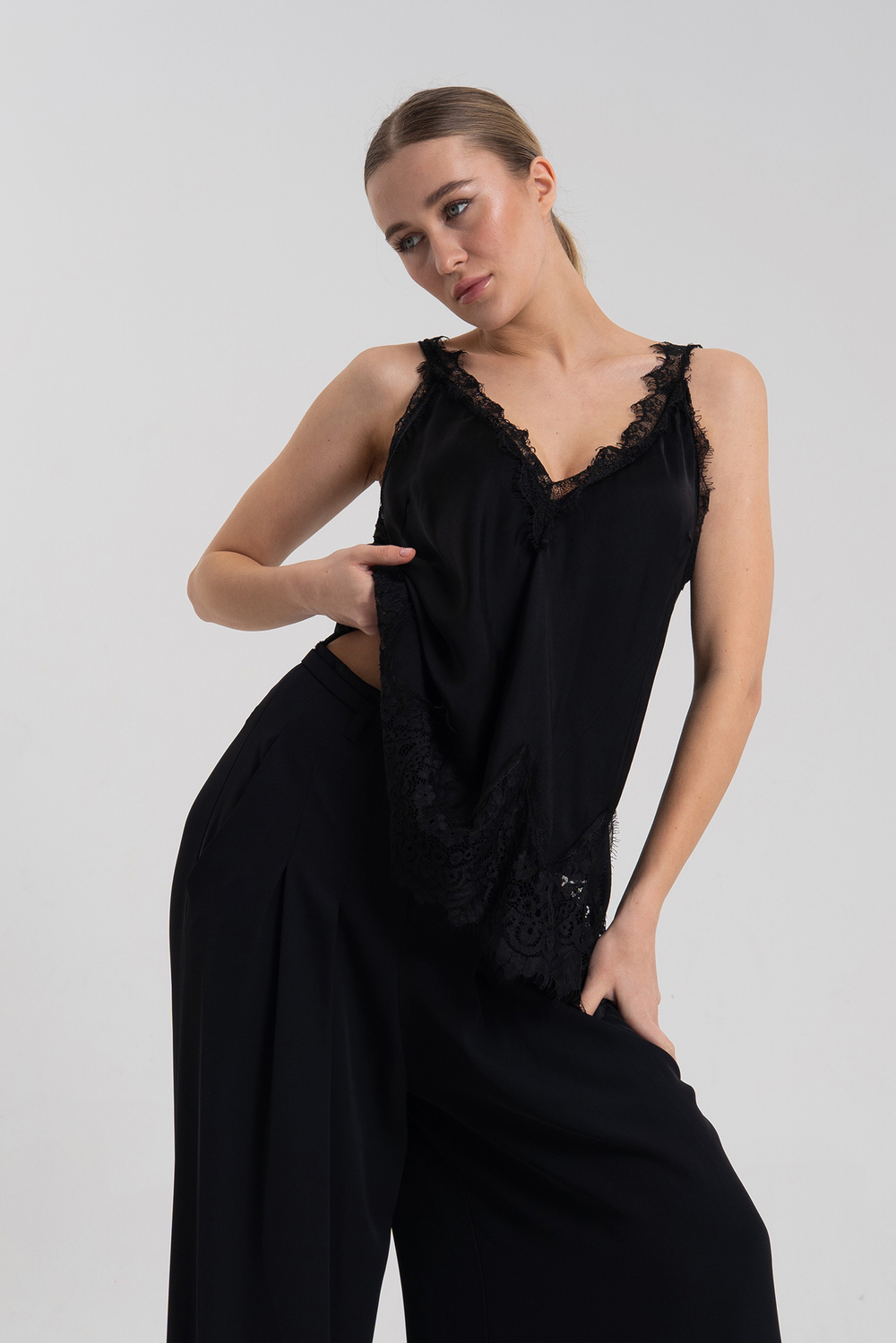 Топ с кружевом