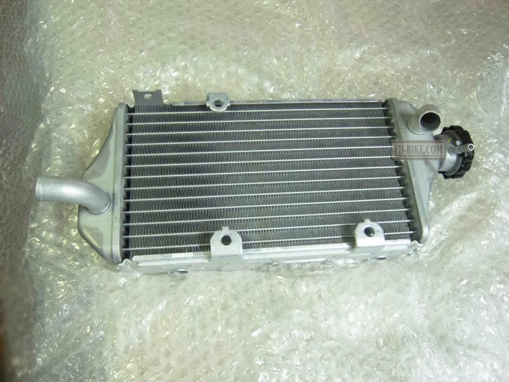 19010-KZZ-901. RADIATOR COMP. (T.RAD). Radiator Honda CRF250L. CRF250M 2012-2016. OEM.