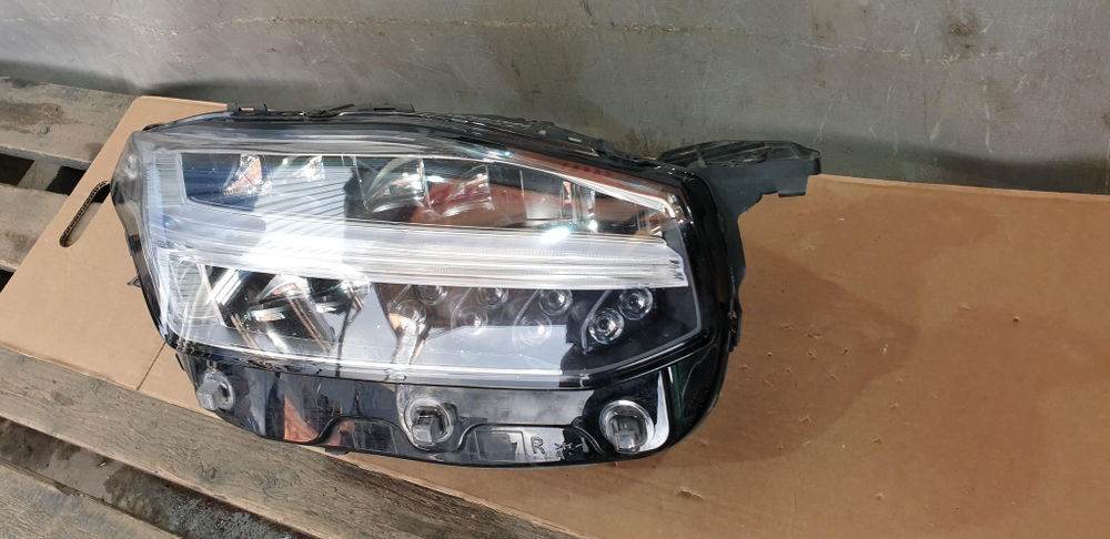 Фара правая Volvo XC90 2 14-21 Б/У Оригинал 32228689