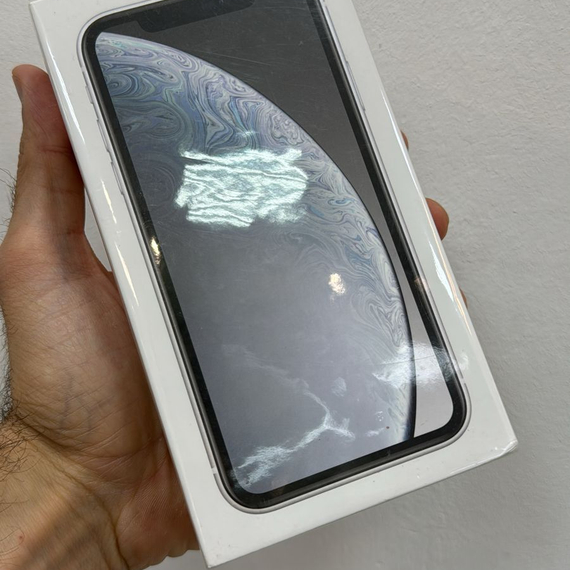 Apple iPhone Xr 64GB white