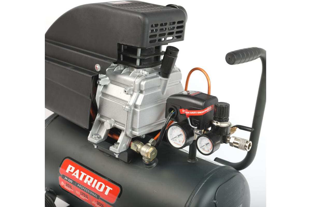 Компрессор Patriot поршневой масляный Professional 24-320, 320 л/мин, 8 бар, 2000 Вт, 24 л, быстросъемный 1/4" + "елочка"