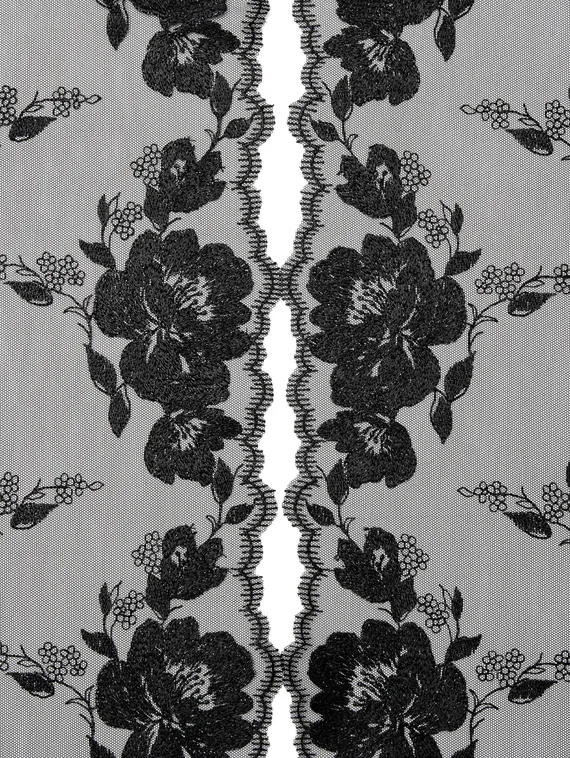 05-151 ОПТ Вышивка на неэл. сетке 23 см, черный (левая)