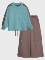 Спортивный костюм для девочки в школу