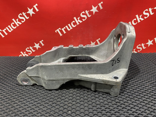 Кронштейн кабины передний правый