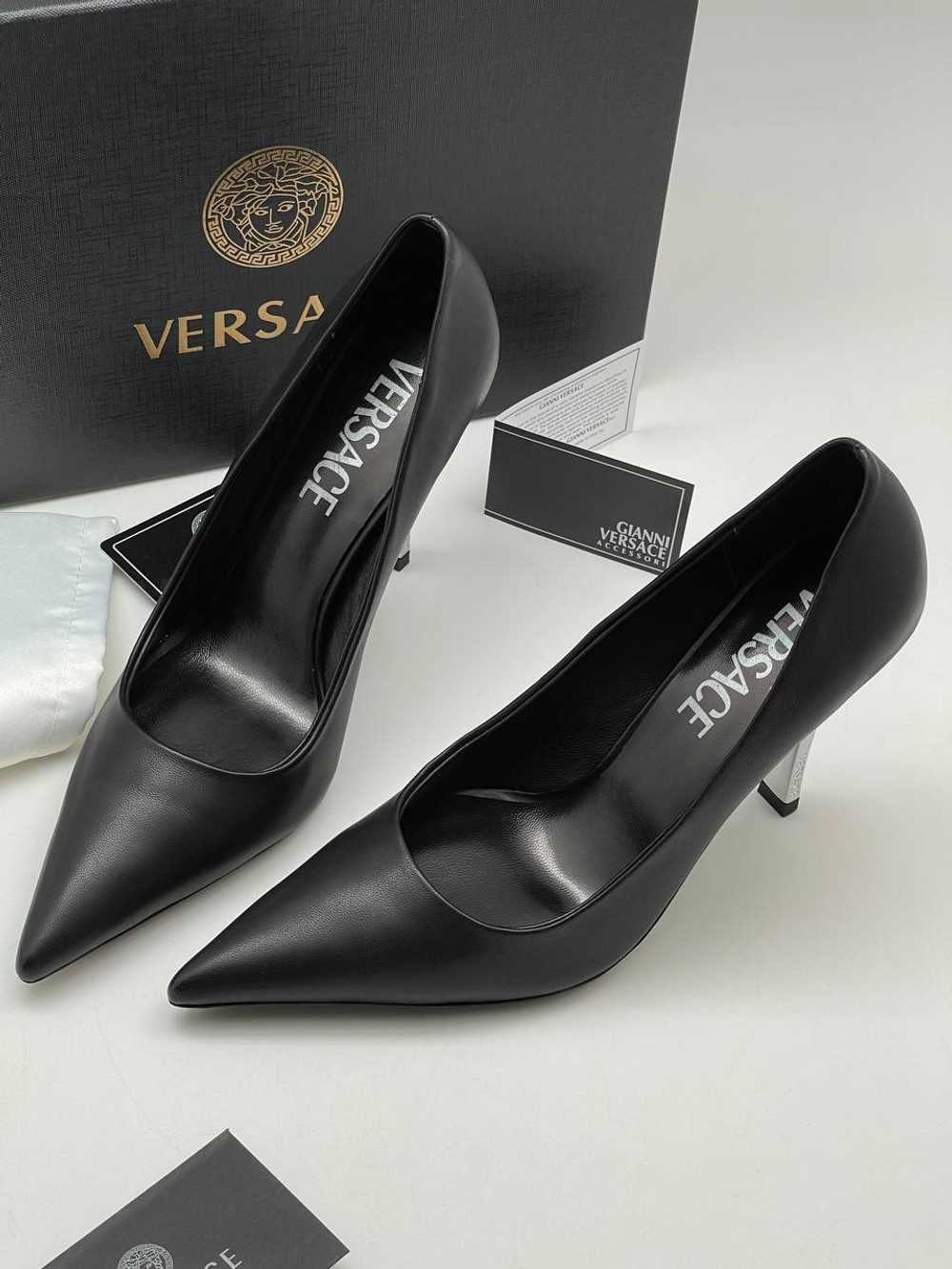 Туфли Versace