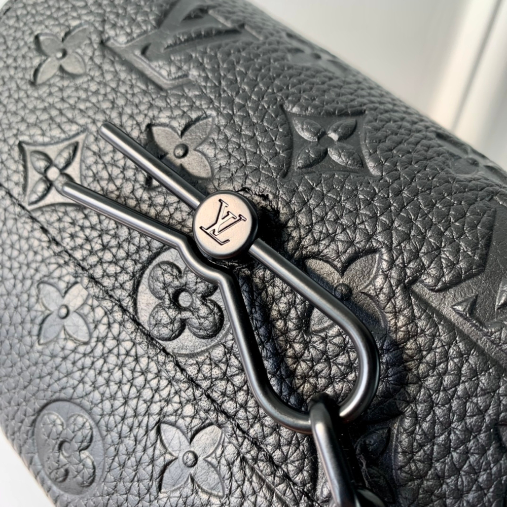 Louis Vuitton Steamer Wearable Wallet